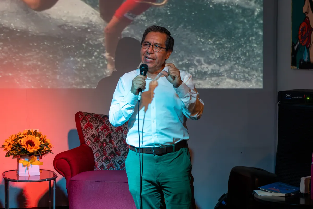 Falú Padilla presenting his book Surfer Mindset in Lima